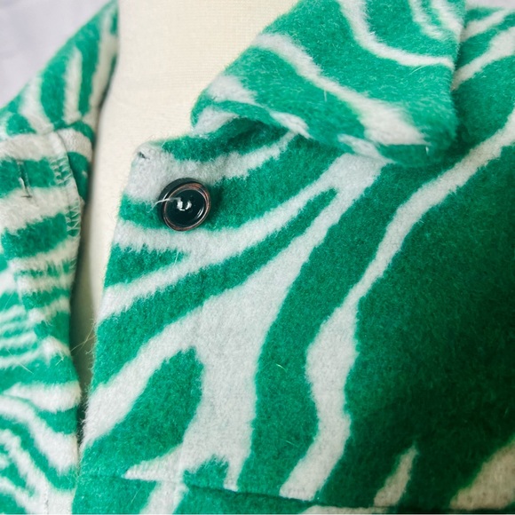 White & Green Zebra Shacket - Picture 5 of 14